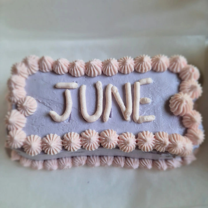 Plain Jane: Apple & Cinnamon Mini Bone Cake - Muttley Crew Pet Treats Private Limited